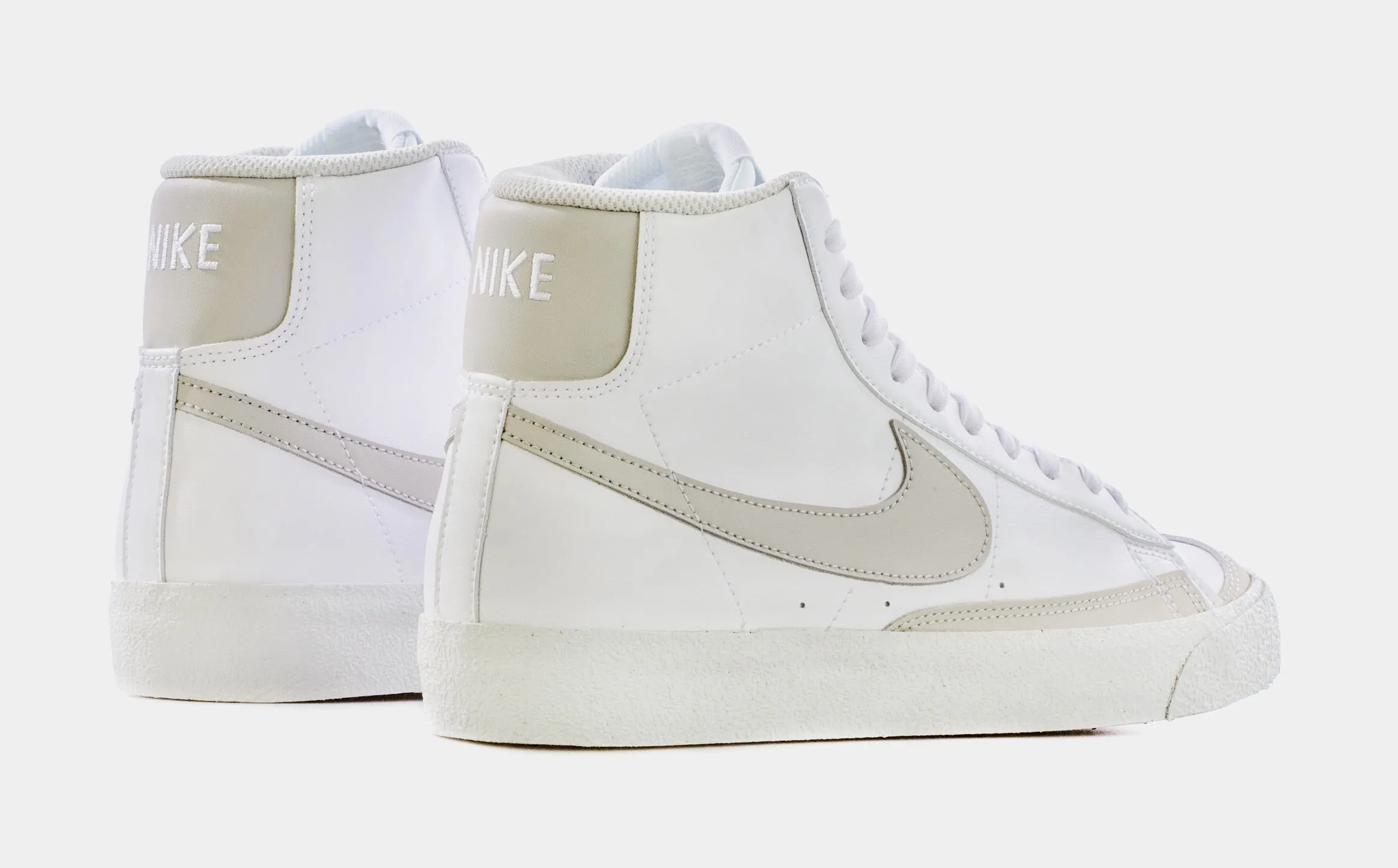 Blazer Mid ’77 Grade School Lifestyle Shoes (White)