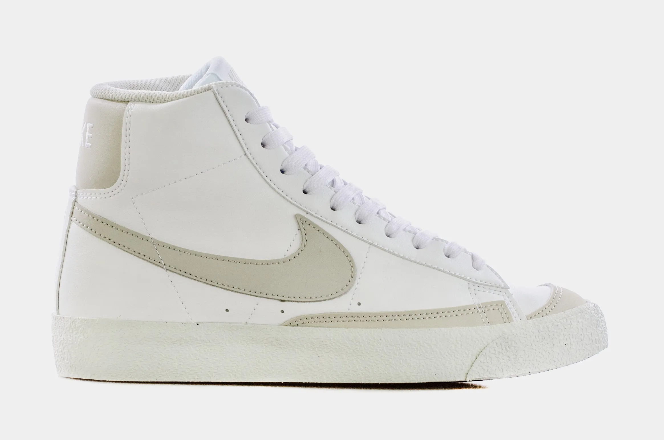 Blazer Mid ’77 Grade School Lifestyle Shoes (White)