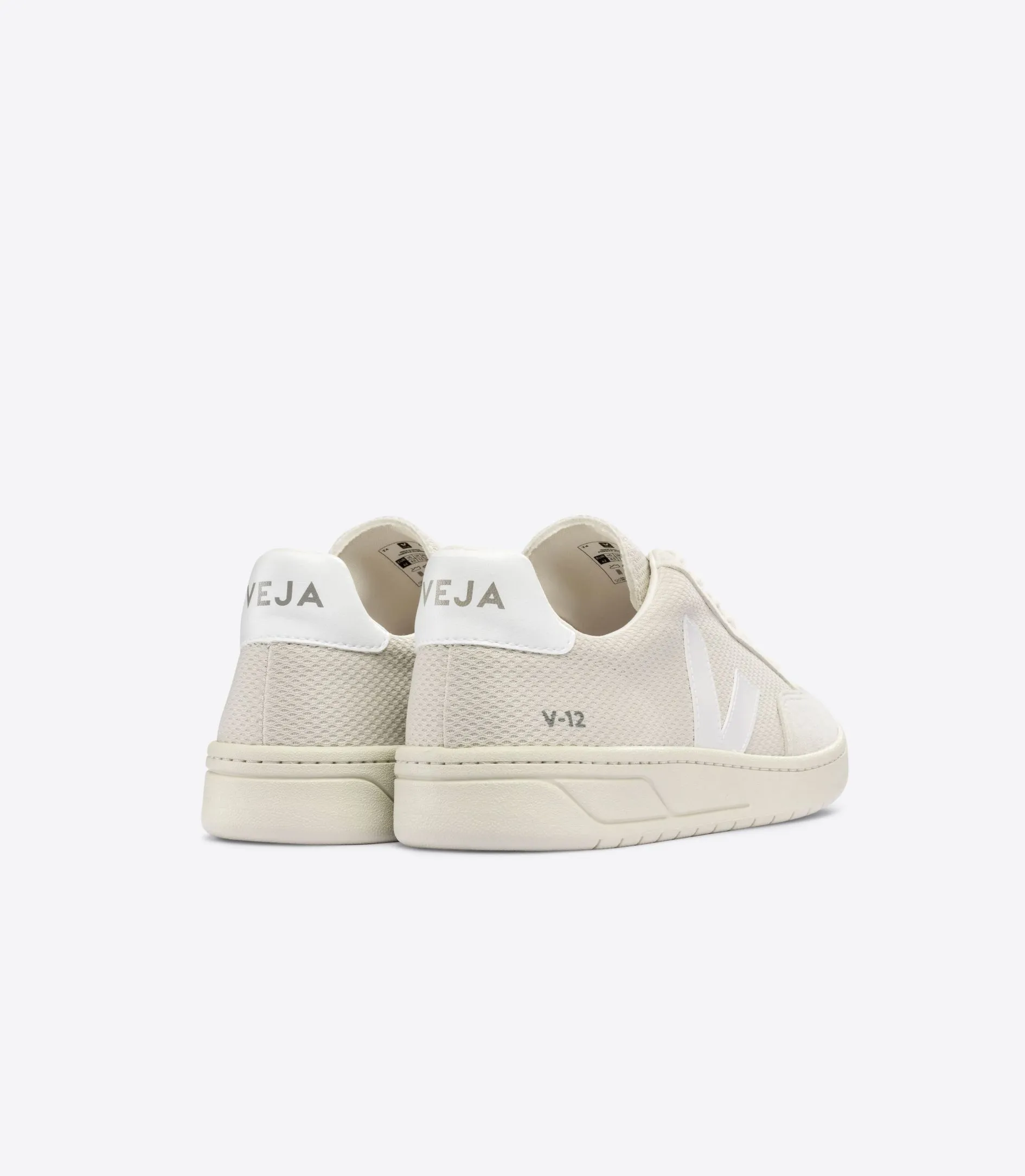 Veja - V-12 Alveomesh in Natural White