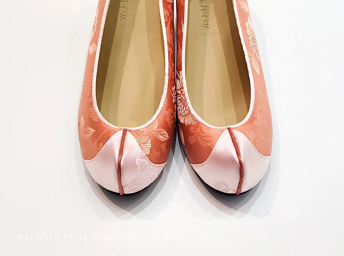 Women Hanbok Shoes in Orange Kkotshin