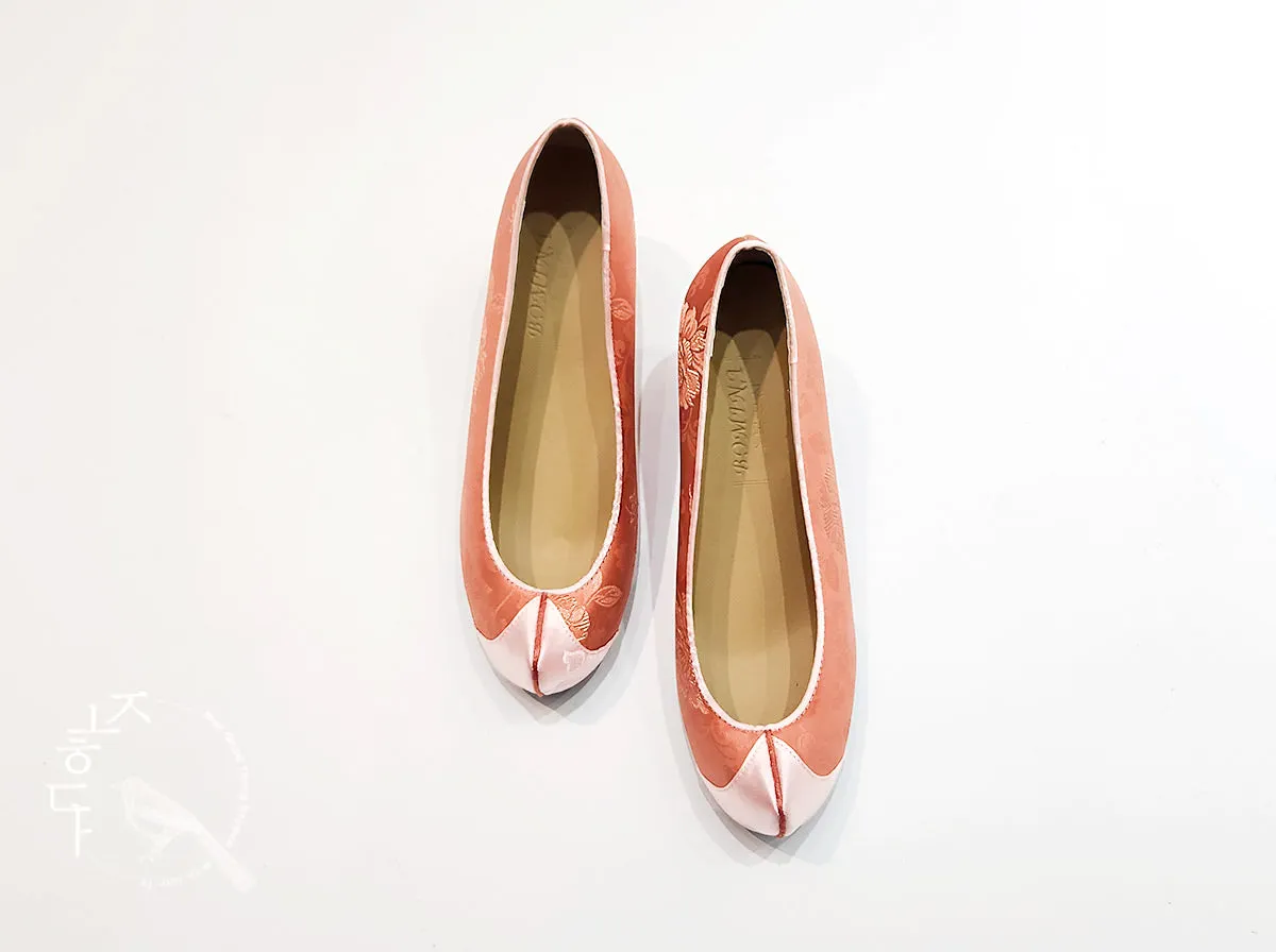 Women Hanbok Shoes in Orange Kkotshin